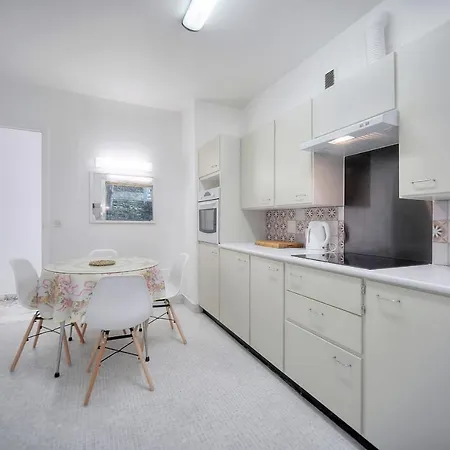 Immogroom - 100 M2 - Spacious - Terace - Parking - Air Conditioning Lägenhet Cannes