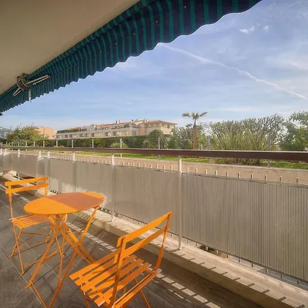 Lägenhet Immogroom - 100 M2 - Spacious - Terace - Parking - Air Conditioning