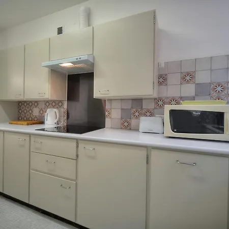 Apartment Immogroom - 100 M2 - Spacious - Terace - Parking - Air Conditioning *