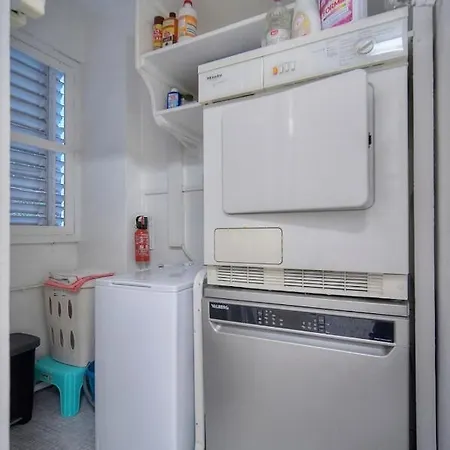 Immogroom - 100 M2 - Spacious - Terace - Parking - Air Conditioning