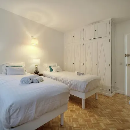 Apartment Immogroom - 100 M2 - Spacious - Terace - Parking - Air Conditioning *