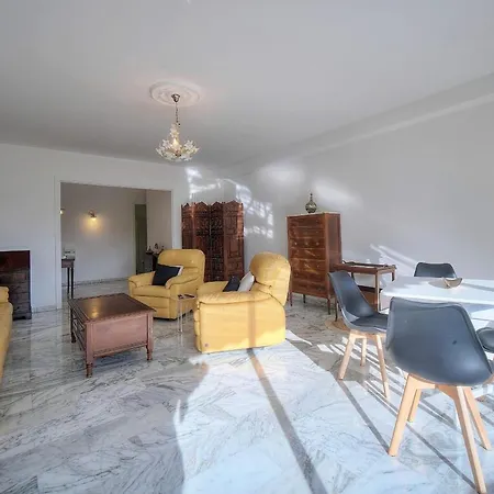 Immogroom - 100 M2 - Spacious - Terace - Parking - Air Conditioning *