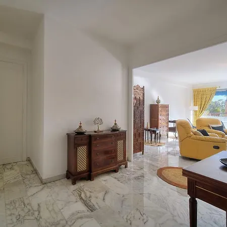 Immogroom - 100 M2 - Spacious - Terace - Parking - Air Conditioning Apartment *